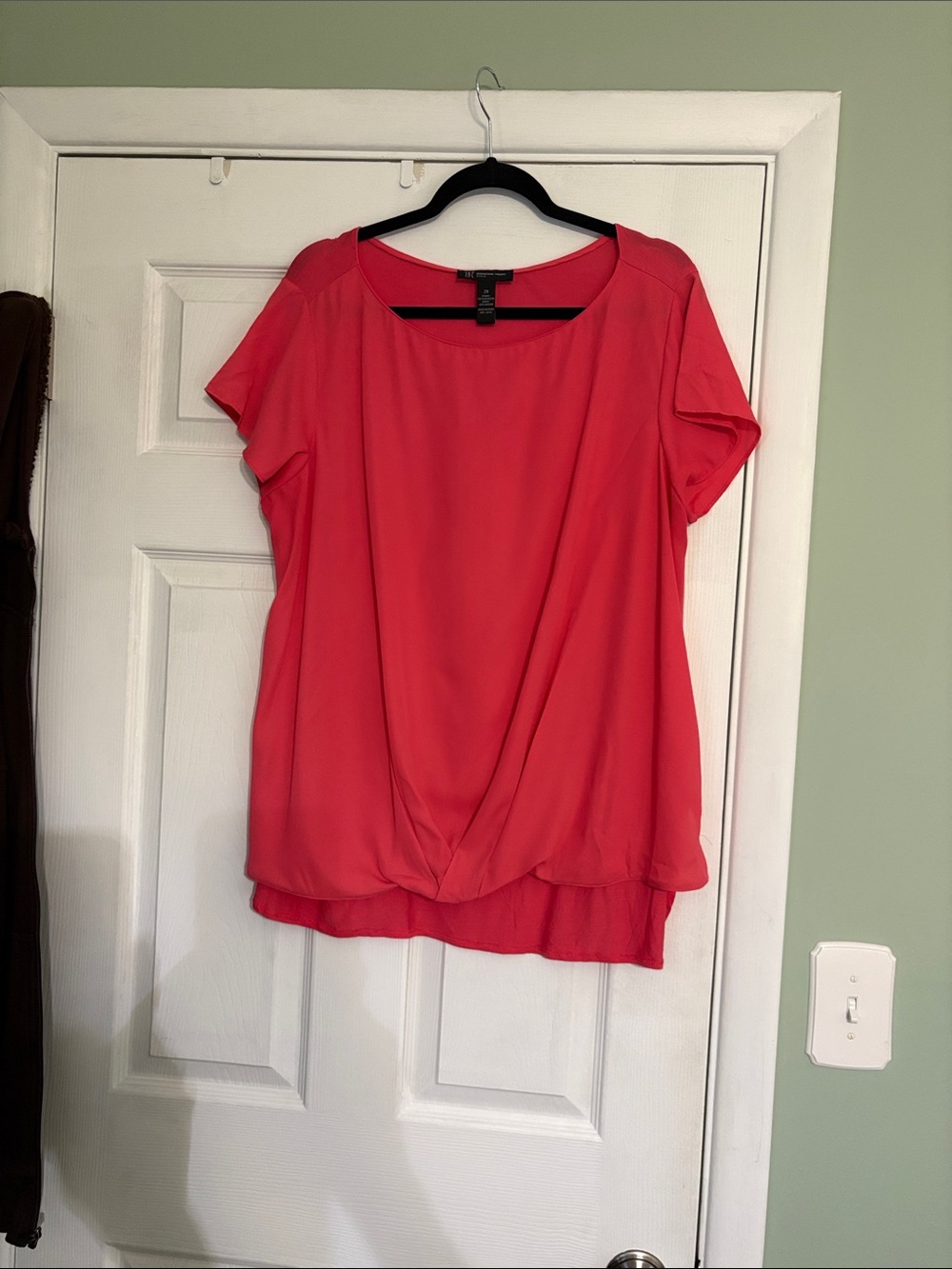 INC International Concepts Coral-Red Short Sleeve Twist Hem Blouse